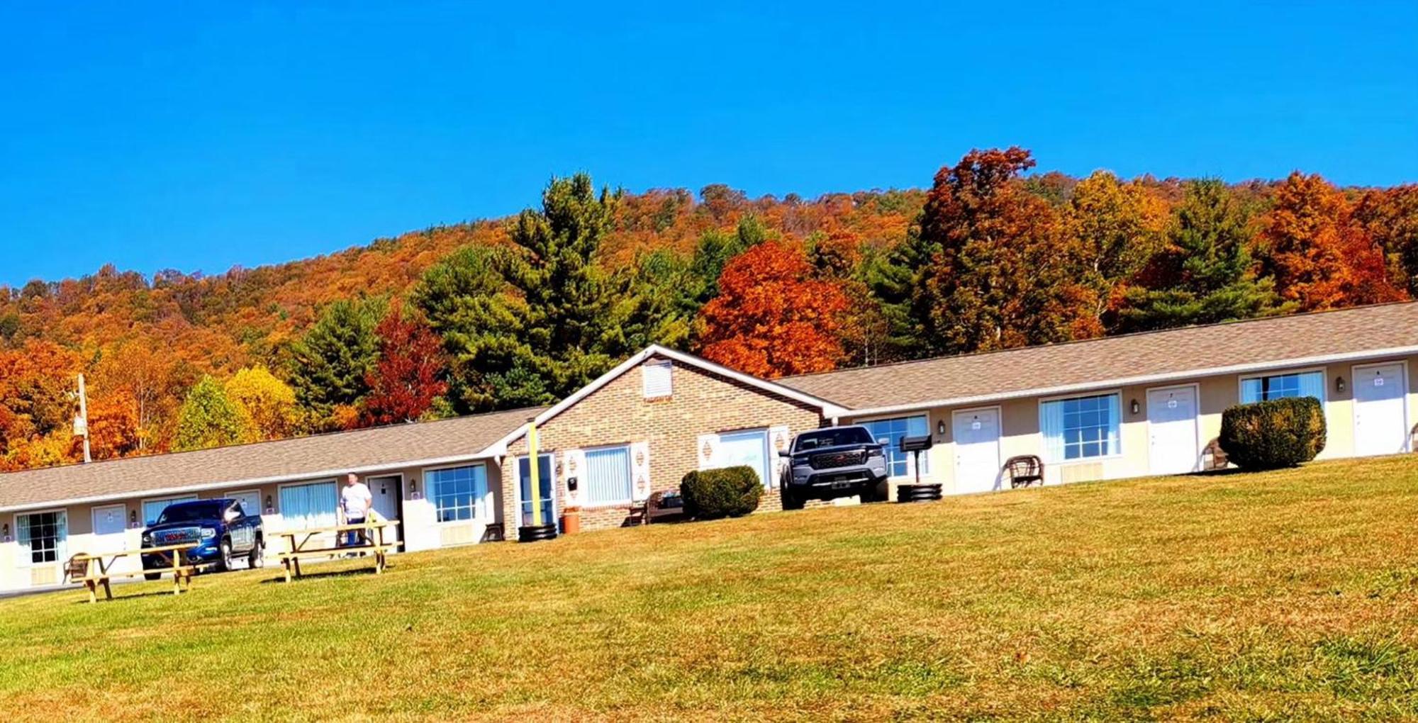Fox Mountain Inn Max Meadows エクステリア 写真