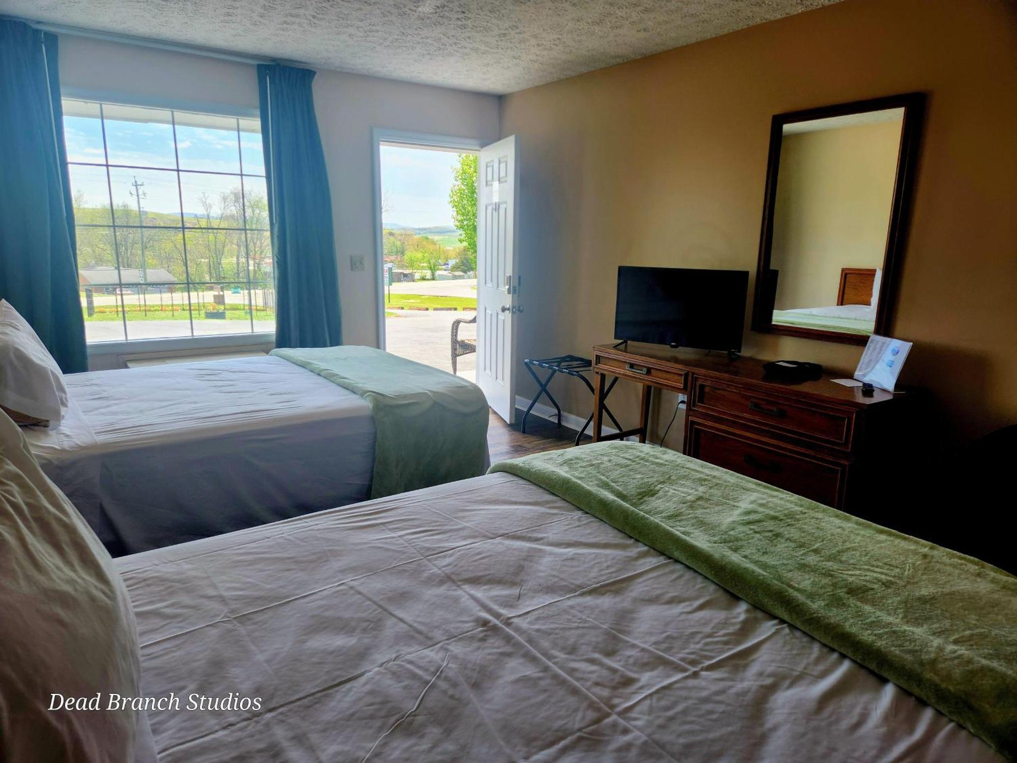 Fox Mountain Inn Max Meadows エクステリア 写真