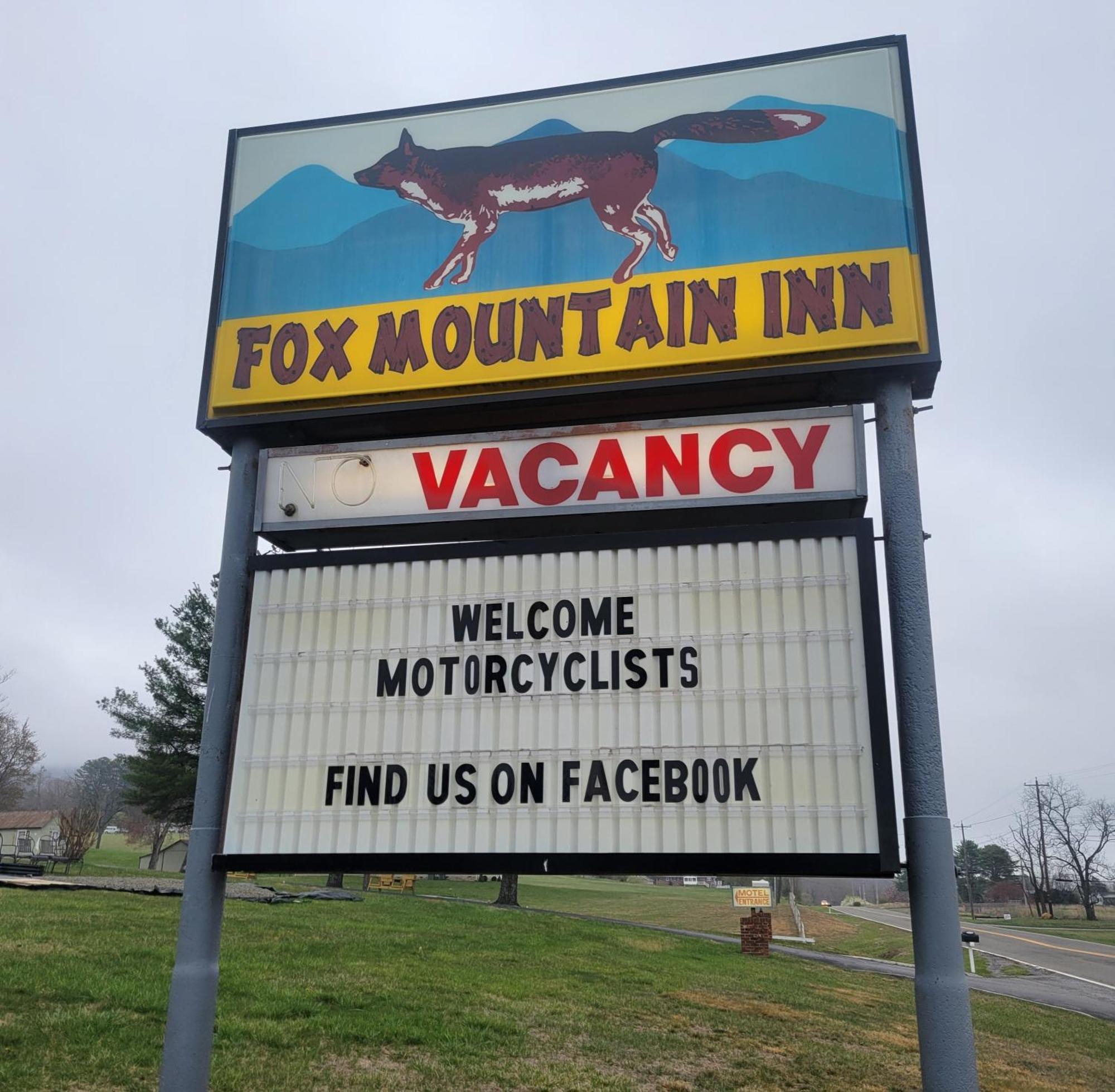Fox Mountain Inn Max Meadows エクステリア 写真
